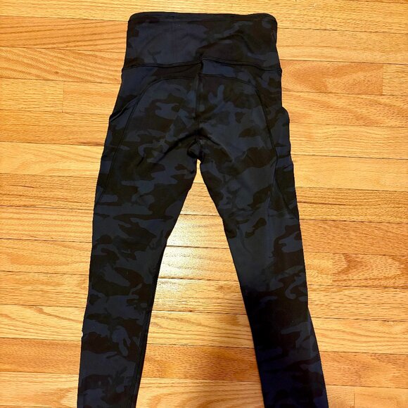 Lululemon Fast and Free High-Rise Tight 25" Camo Size 2 - Picture 2 of 4
